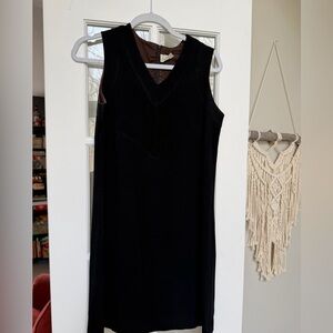 Vintage Classic LBD! Women's Black V-Neck Sleeveless Dress